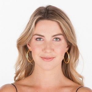 Sheila Fajl - Small Everybody's Favorite Hoops